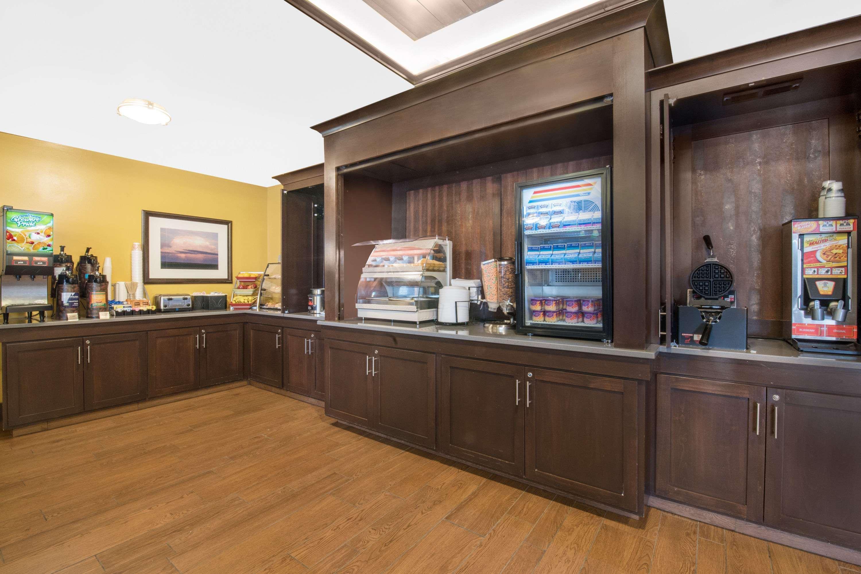 Hawthorn Extended Stay By Wyndham Dickinson Exterior foto