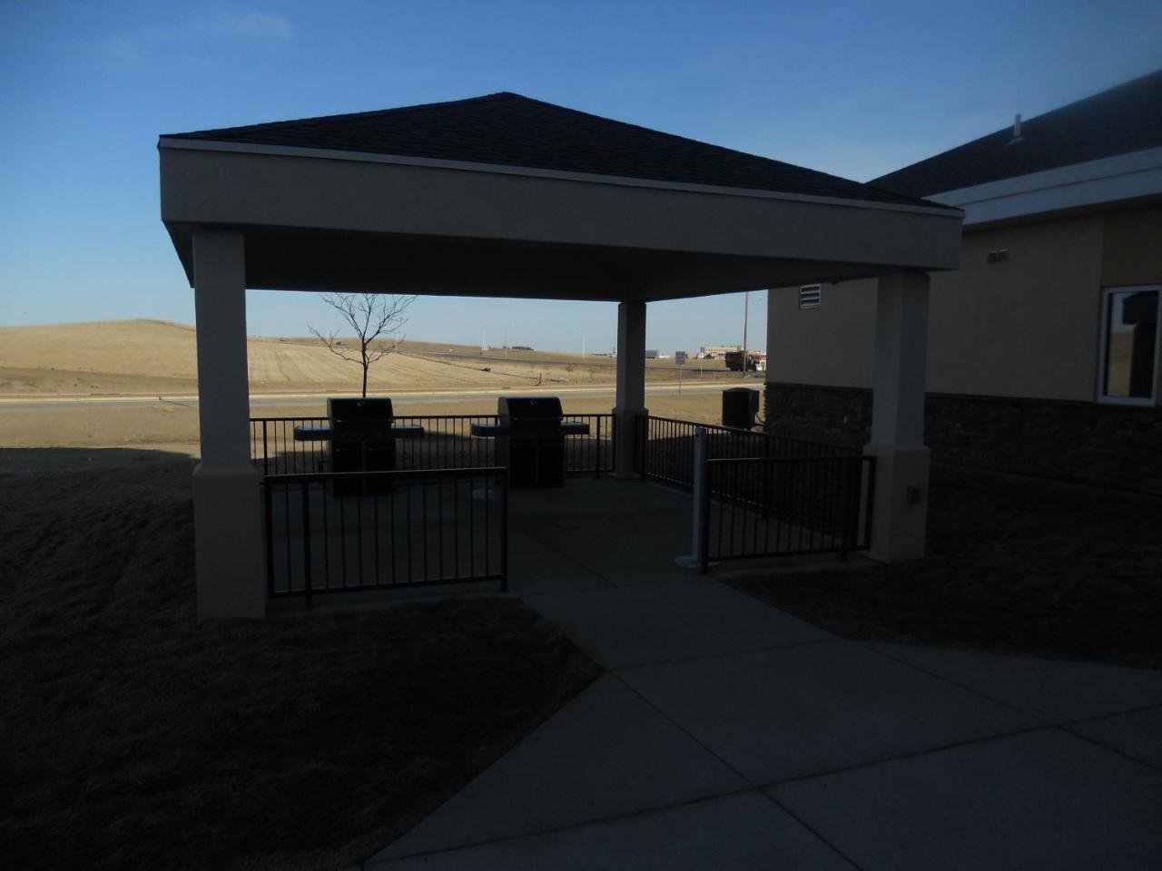 Hawthorn Extended Stay By Wyndham Dickinson Exterior foto